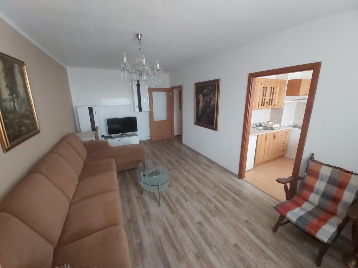 Apartment Alejni Теплице Екстериор снимка